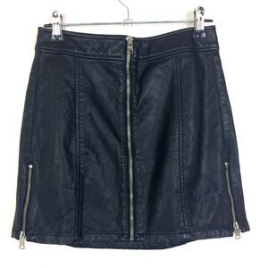 Express Women's Faux Leather Mini Skirt with Zippers Size 00 Black